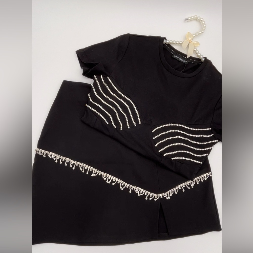 Rhinestone Accessory Crop T-Shirt